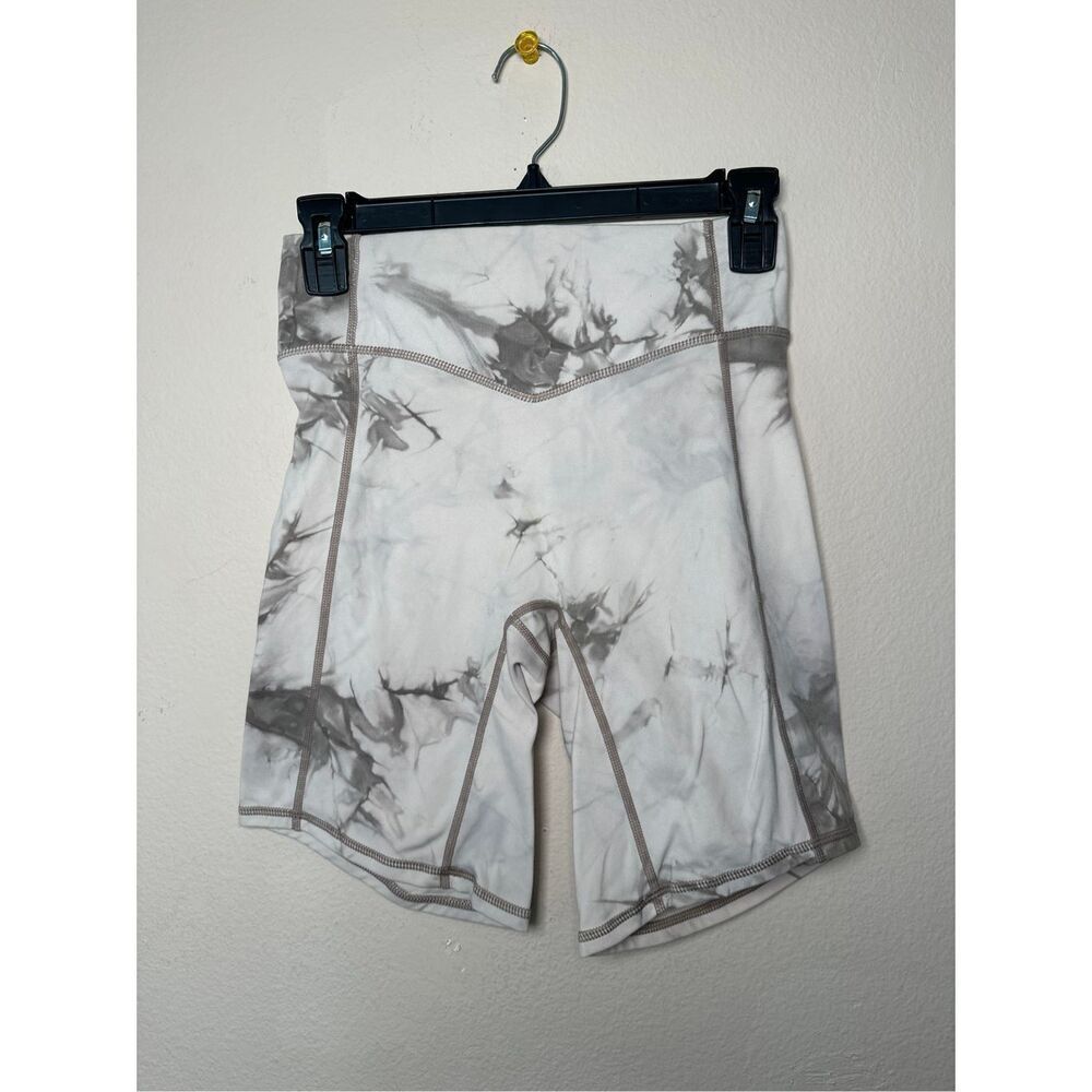 Balance Athletica VITALITY Cloud II Biker shorts gray white tie dye High Waist s